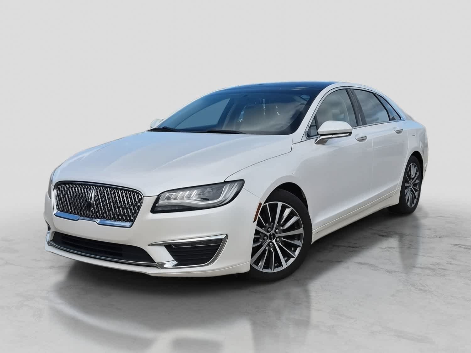 Used 2017 Lincoln MKZ Select FWD image 1