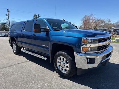 Used 2015 Chevrolet Silverado 3500 LT w/ LT Convenience Package AWD/4WD image 7