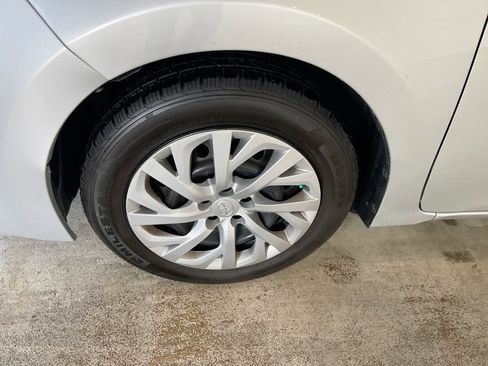 Used 2019 Toyota Corolla LE image 10