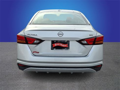 Used 2024 Nissan Altima 2.5 SV image 6
