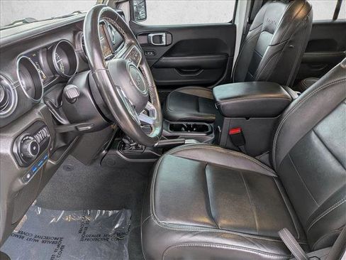 Used 2022 Jeep Wrangler Unlimited Sahara w/ Cold Weather Group image 11