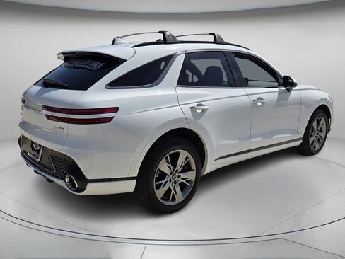 Used 2025 Genesis GV70 3.5T Sport image 7