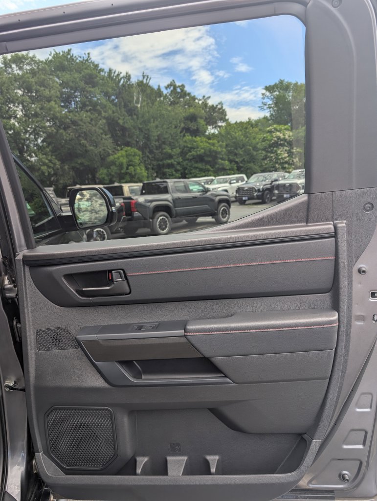 Used 2026 Toyota Tundra Limited AWD/4WD image 16