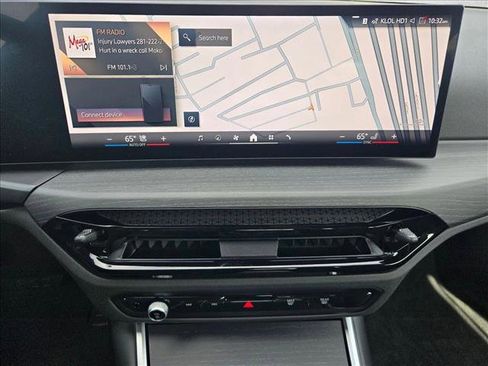 Used 2025 BMW 330i Sedan w/ M Sport Package image 12