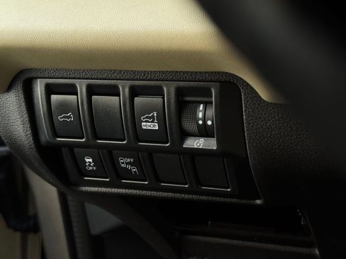 Used 2019 Subaru Ascent Limited AWD/4WD image 32