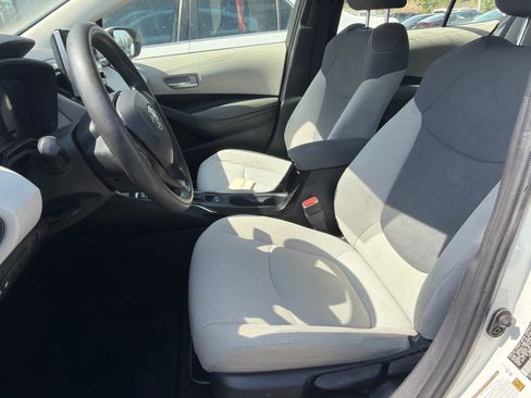 Used 2021 Toyota Corolla LE FWD image 11