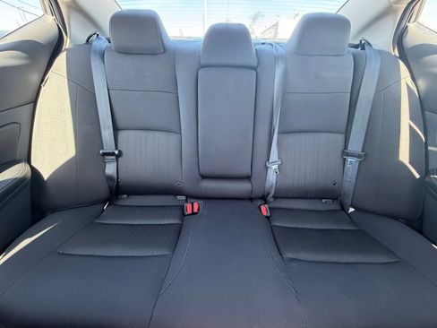 Used 2025 Nissan Altima 2.5 SV FWD image 38