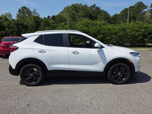 Certified 2024 Buick Encore GX Sport Touring FWD image 6