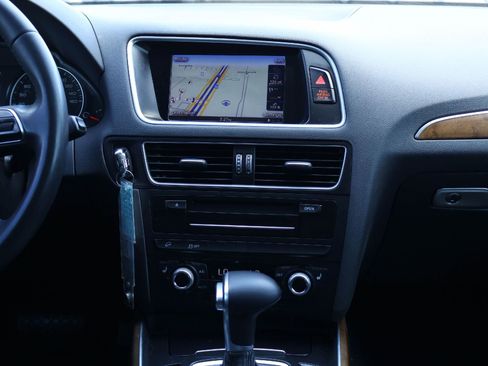 Used 2016 Audi Q5 2.0T Premium w/ Audi MMI Navigation Plus image 15