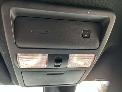 Used 2022 Nissan Frontier PRO-4X w/ Technology Package image 29