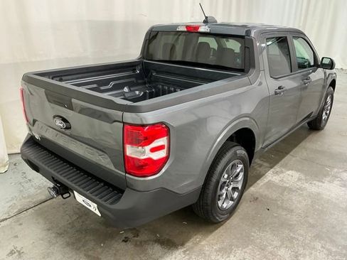 Used 2025 Ford Maverick XLT image 3