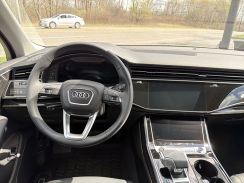 Used 2023 Audi Q7 3.0T Prestige image 13