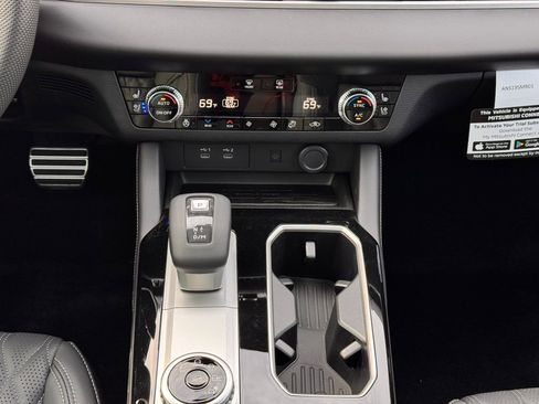 New 2026 Mitsubishi Outlander SEL FWD image 22