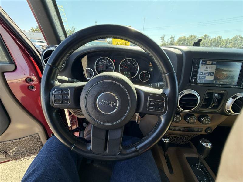 Used 2012 Jeep Wrangler Unlimited Rubicon w/ Dual Top Group AWD/4WD image 20