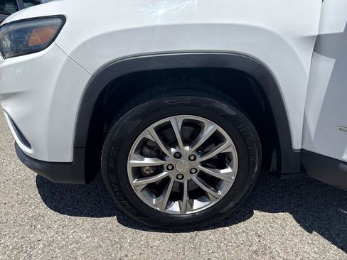 Used 2019 Jeep Cherokee Latitude Plus FWD image 25