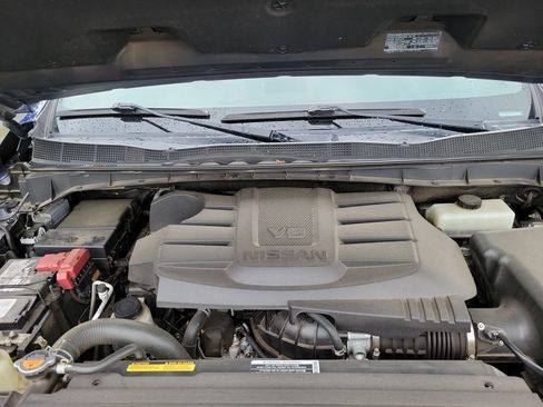 Used 2021 Nissan Titan PRO-4X w/ Pro-4x Convenience Package AWD/4WD image 39
