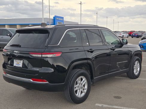 Used 2023 Jeep Grand Cherokee Laredo w/ Luxury Tech Group I image 3