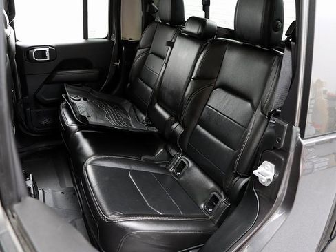 Used 2021 Jeep Gladiator Overland w/ Popular Equipment Package image 12