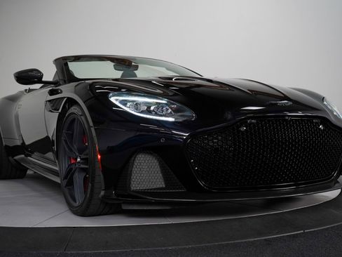 Used 2022 Aston Martin DBS Superleggera Volante RWD image 15
