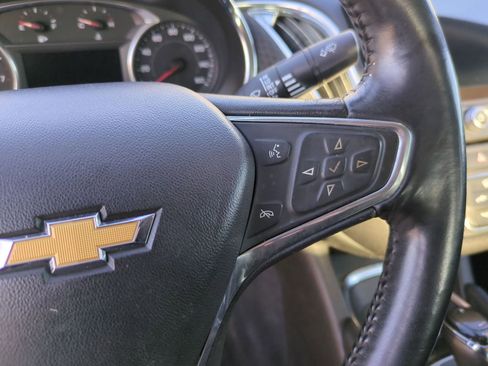 Used 2017 Chevrolet Malibu LT image 24