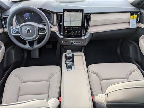 New 2026 Volvo XC90 T8 Plus w/ Protection Package Premier image 16