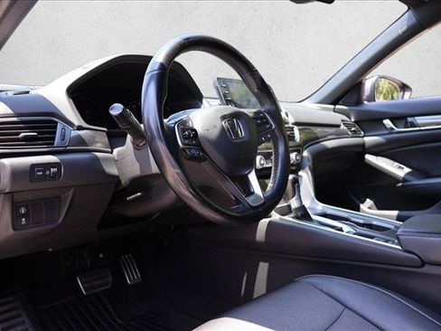 Used 2018 Honda Accord Sport image 12