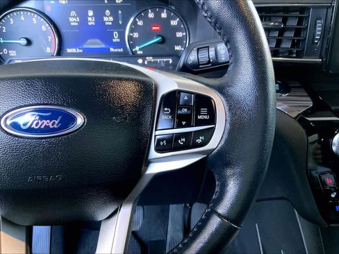 Used 2022 Ford Explorer Limited w/ Equipment Group 301A image 24