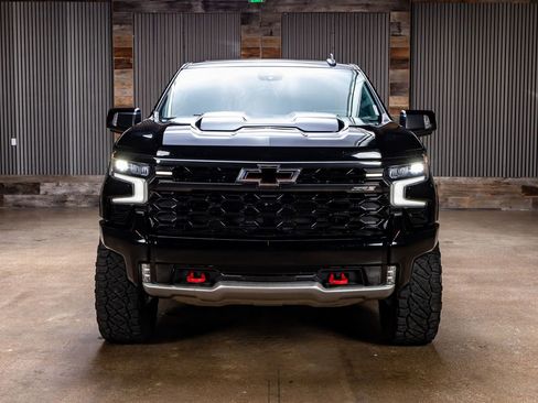 Used 2023 Chevrolet Silverado 1500 ZR2 w/ Technology Package image 2