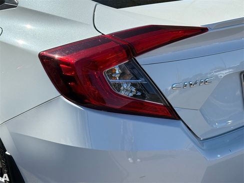 Used 2019 Honda Civic EX-L image 9