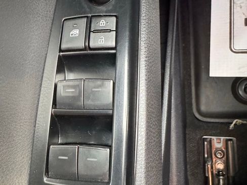 Used 2025 Toyota Camry SE image 23