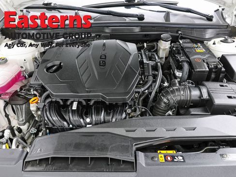 Used 2023 Hyundai Sonata SE FWD image 7