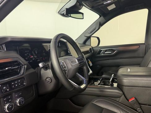 Used 2025 GMC Yukon Denali image 23