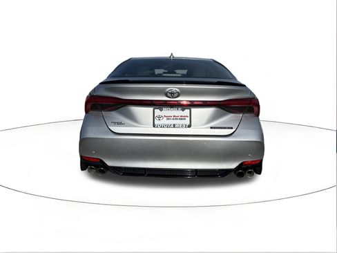 Used 2019 Toyota Avalon Touring w/ Advanced Safety Package FWD image 4