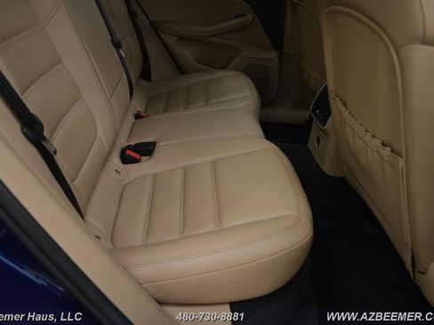 Used 2023 Porsche Macan AWD/4WD image 20