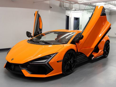 Used 2026 Lamborghini Revuelto image 14