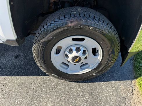 Used 2019 Chevrolet Silverado 2500 W/T AWD/4WD image 42
