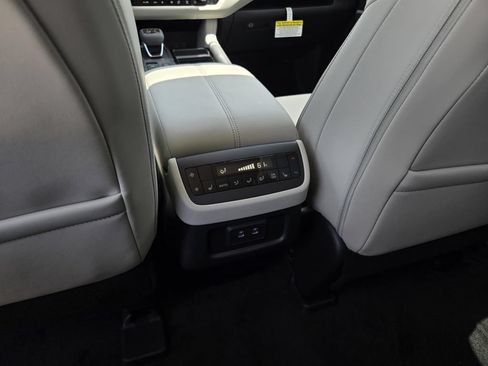 New 2026 Nissan Pathfinder SL FWD image 15
