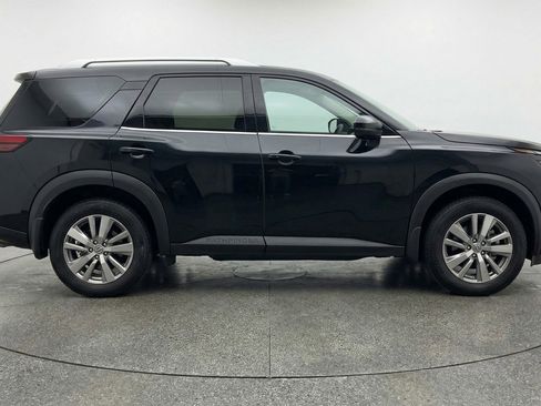 Used 2025 Nissan Pathfinder SV FWD image 11