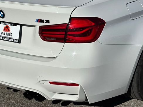 Used 2018 BMW M3 image 5