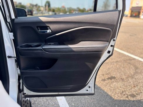 Used 2020 Honda Pilot EX image 17