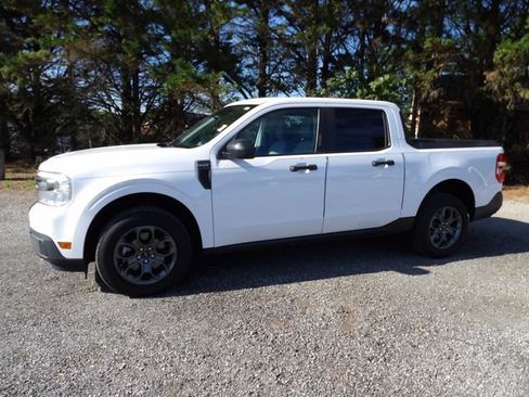 Used 2022 Ford Maverick XLT FWD image 1