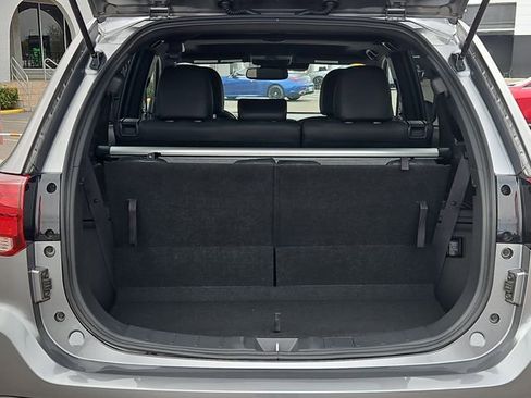 Used 2020 Mitsubishi Outlander SE image 6