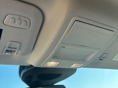 Used 2024 Ford Escape Platinum image 19