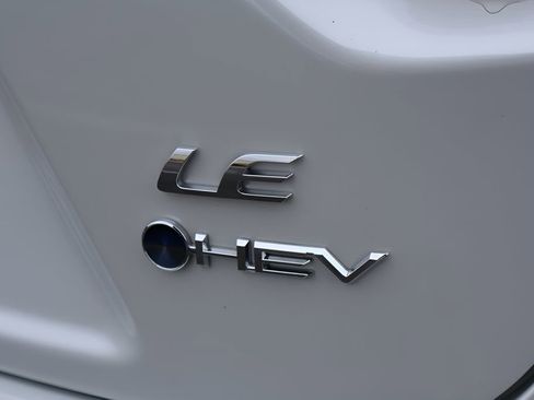 Certified 2025 Toyota Corolla LE image 9