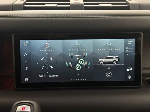 Used 2020 Land Rover Defender 110 X image 21