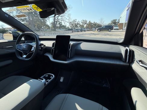 Used 2026 Volvo EX30 Cross Country Ultra w/ Protection Package Premier image 11