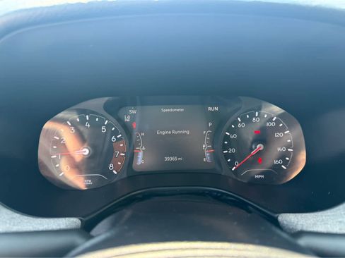 Used 2023 Jeep Compass Latitude image 10