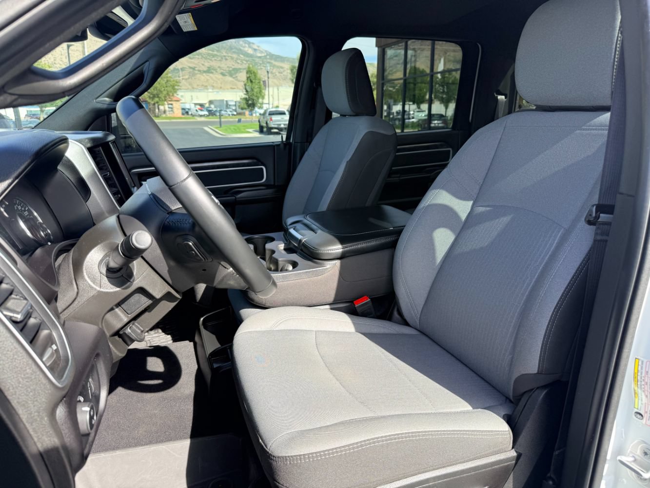 Used 2024 RAM 2500 Big Horn w/ Protection Group AWD/4WD image 17