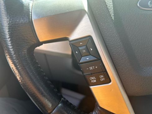 Used 2011 Ford F150 Platinum image 18