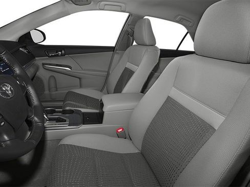 Used 2013 Toyota Camry XLE w/ Leather Pkg FWD image 9